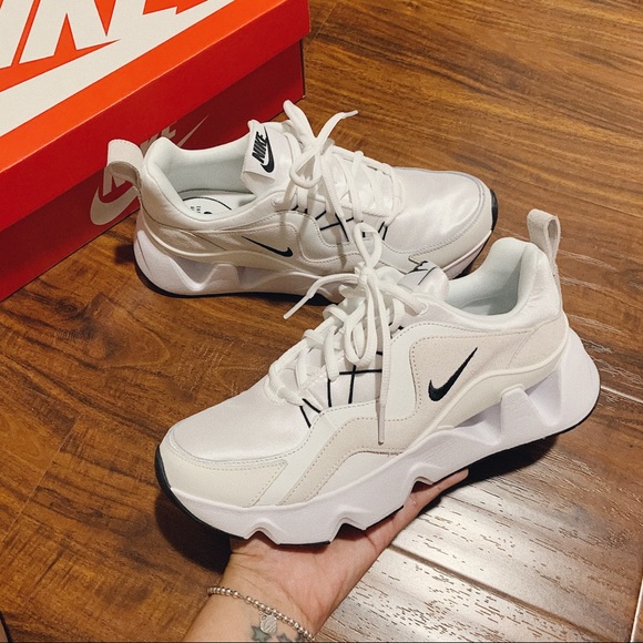 nike womens ryz 365